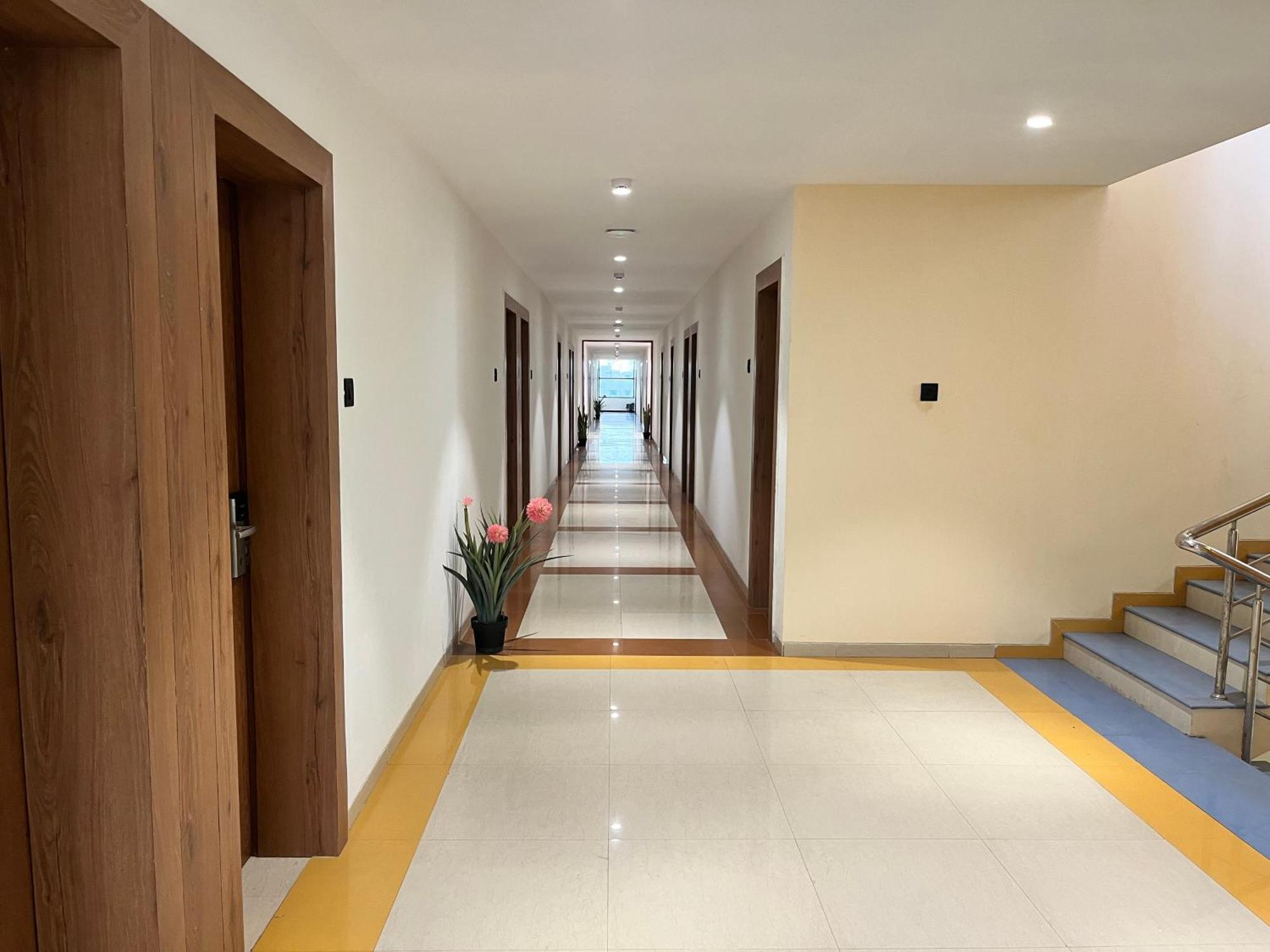 Hotel Avenue Plaza Mundra Zewnętrze zdjęcie